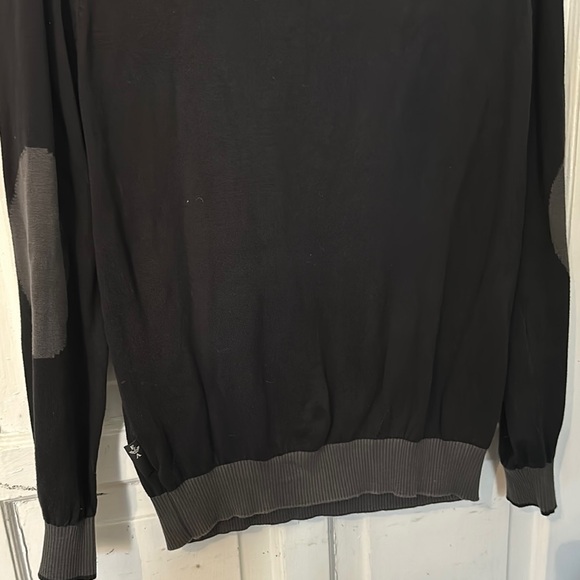 Emporio Armani Black V-Neck Sweater with Classic Pullover Style - Picture 5 of 13